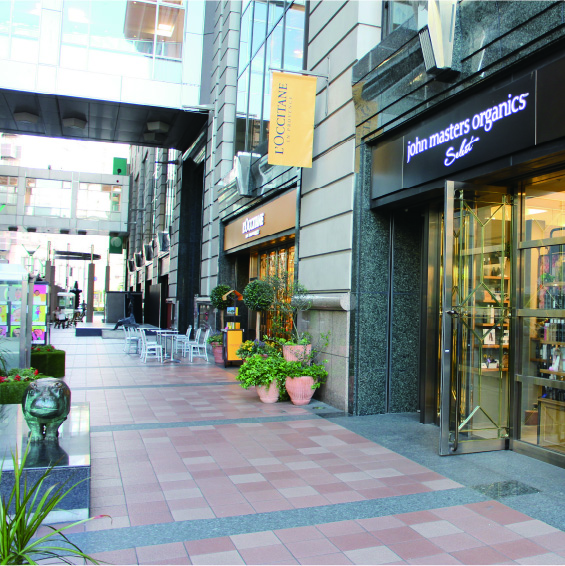 エルガーラ・パサージュ広場